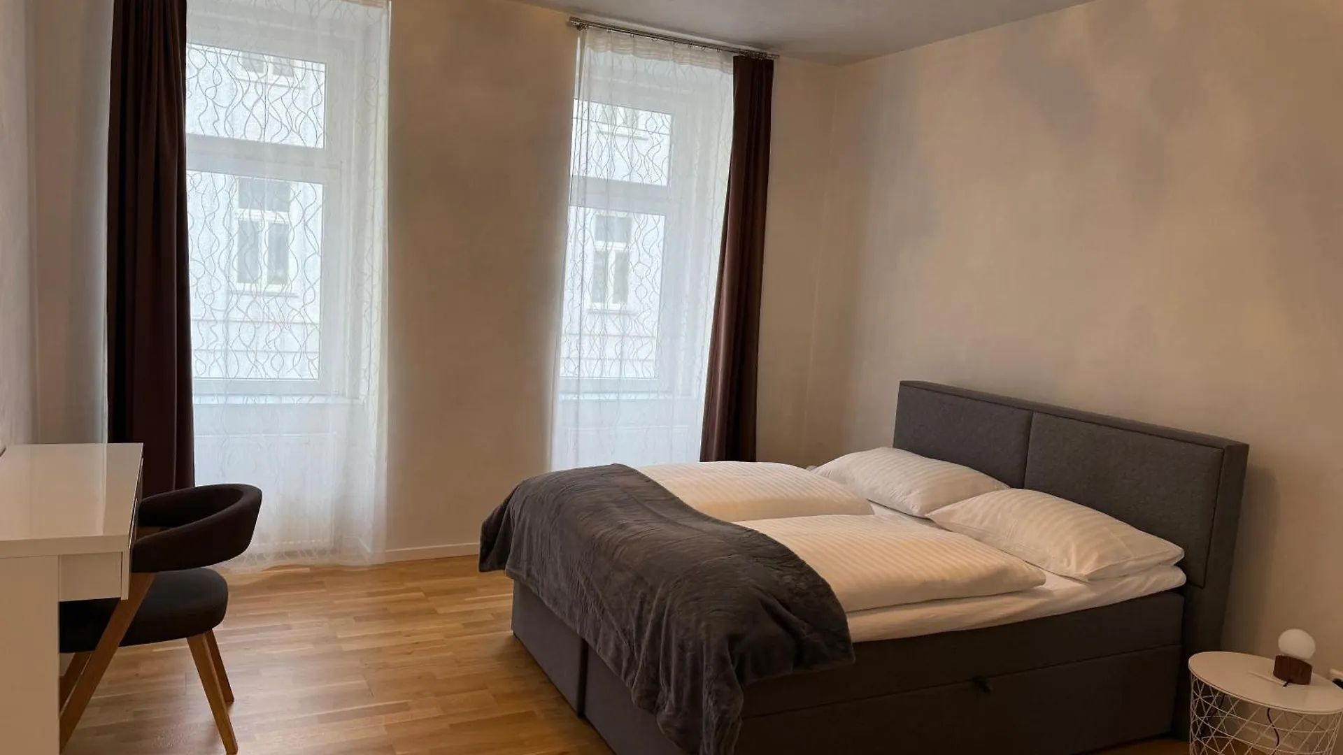 Apartment Number 4 elérhetőségei