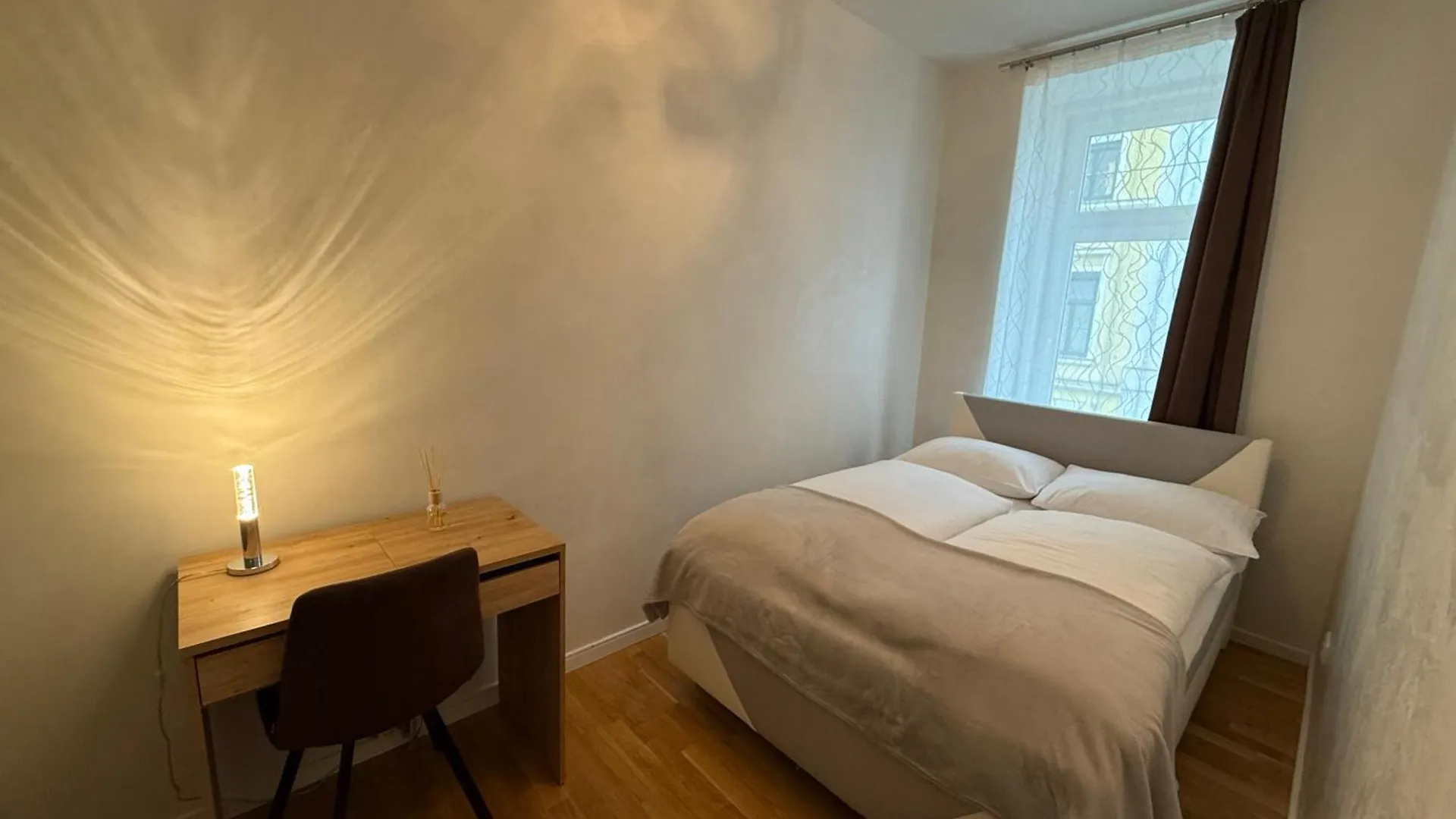 Apartment Number 4 ウィーン